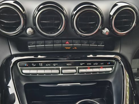 Used 2018 Mercedes-Benz AMG GT Roadster image 19