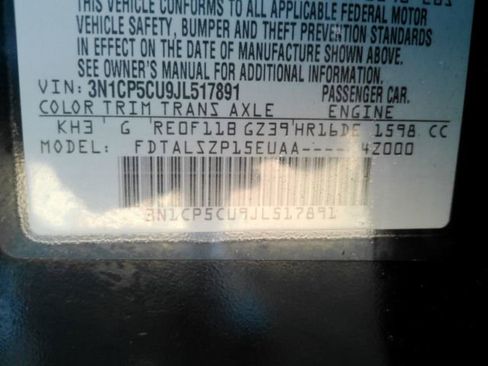 Used 2018 Nissan Kicks SV image 47