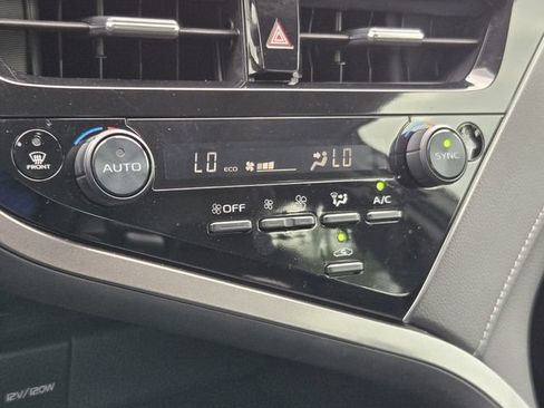 Used 2024 Toyota Camry SE FWD image 18