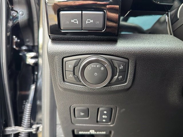 Used 2017 Ford F250 Lariat w/ Lariat Ultimate Package AWD/4WD image 27