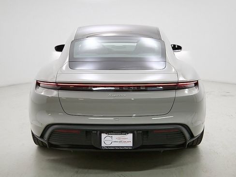 Used 2022 Porsche Taycan image 10
