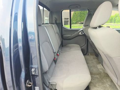 Used 2015 Nissan Frontier SV w/ SV Value Truck Package RWD image 13