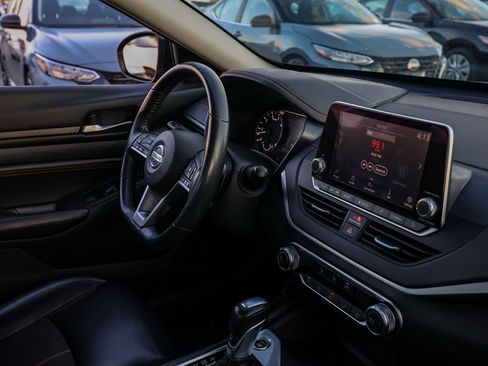 Used 2022 Nissan Altima 2.5 SR image 19