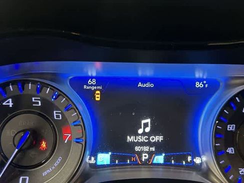 Used 2018 Chrysler 300 S w/ 300S Premium Group RWD image 16