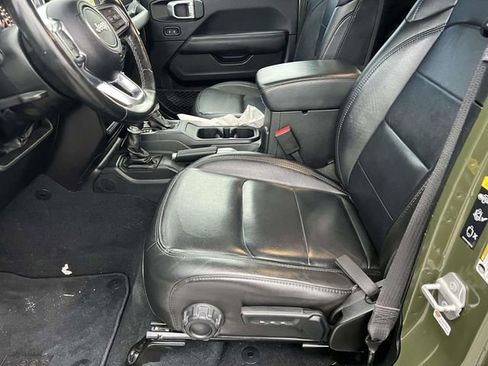 Used 2022 Jeep Wrangler Unlimited Sahara image 17