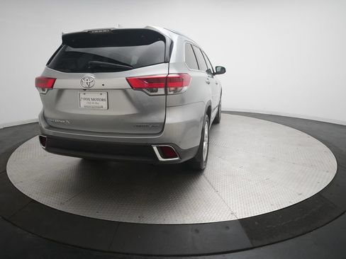 Used 2017 Toyota Highlander Limited AWD/4WD image 13