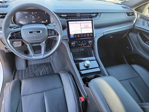 Used 2023 Jeep Grand Cherokee Overland w/ Luxury Tech Group IV image 17