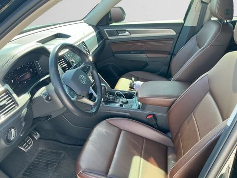 Used 2022 Volkswagen Atlas SEL R-Line AWD/4WD image 9