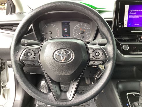 Certified 2025 Toyota Corolla LE FWD image 4