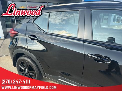 Used 2024 Nissan Kicks SR w/ SR Premium Package image 14