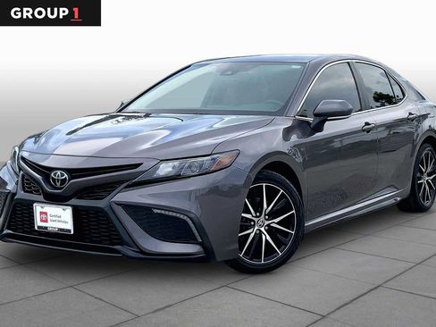 Used 2023 Toyota Camry SE FWD image 1