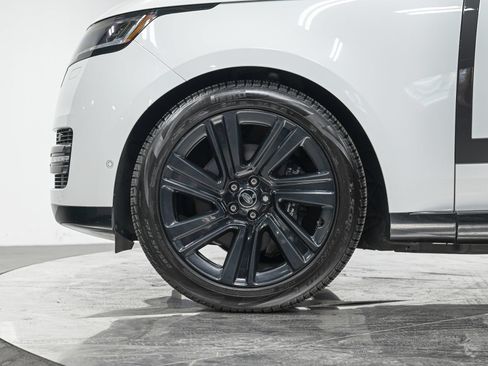 Used 2023 Land Rover Range Rover SE AWD/4WD image 3