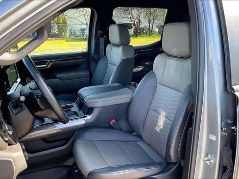 Used 2024 Chevrolet Silverado 1500 ZR2 image 9