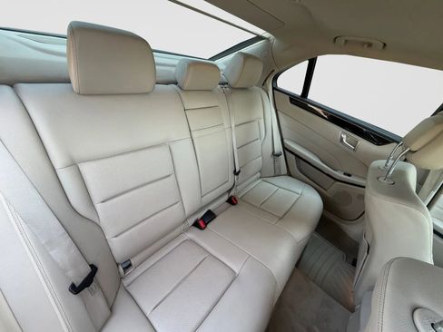 Used 2016 Mercedes-Benz E 350 4MATIC Sedan image 18