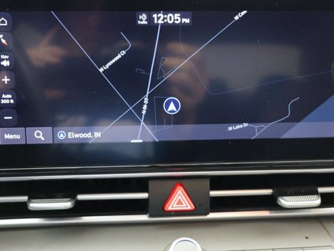 Used 2023 Hyundai Elantra SEL w/ Convenience Package image 8