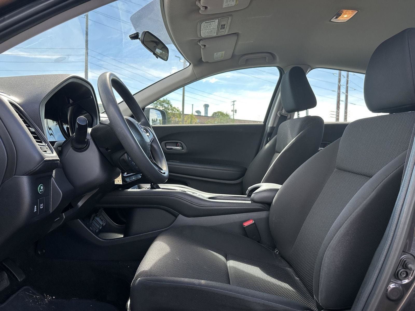 Used 2018 Honda HR-V LX image 11
