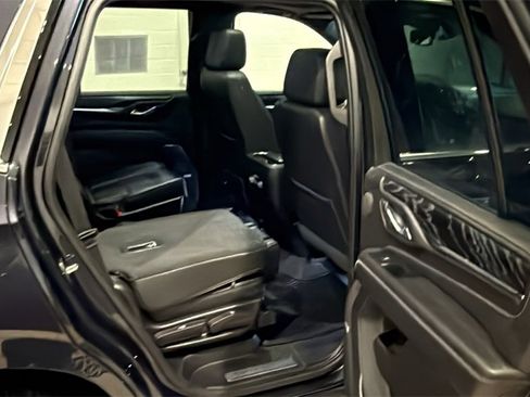 Used 2023 GMC Yukon Denali image 15