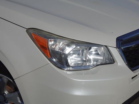Used 2015 Subaru Forester 2.5i w/ Alloy Wheel Package AWD/4WD image 2
