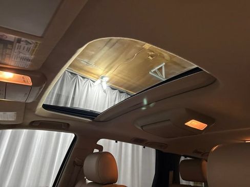 Used 2015 Toyota Sequoia Platinum AWD/4WD image 6