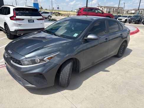 Used 2024 Kia Forte LXS w/ LXS Technology Package FWD image 2