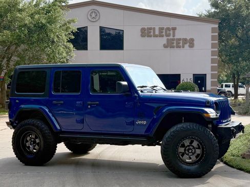 Used 2019 Jeep Wrangler Unlimited Sahara AWD/4WD image 1