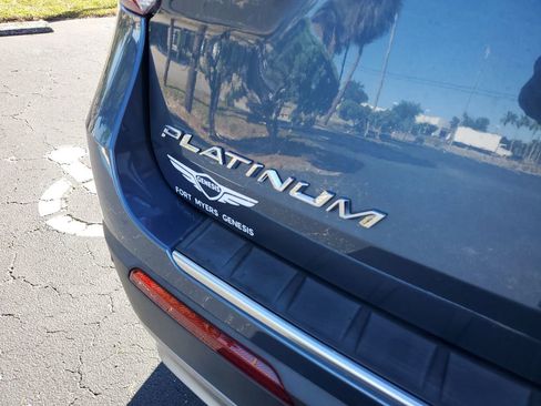 Used 2020 Ford Explorer Platinum w/ Premium Technology Package image 15