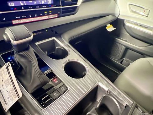 New 2026 Toyota Sienna XLE image 22