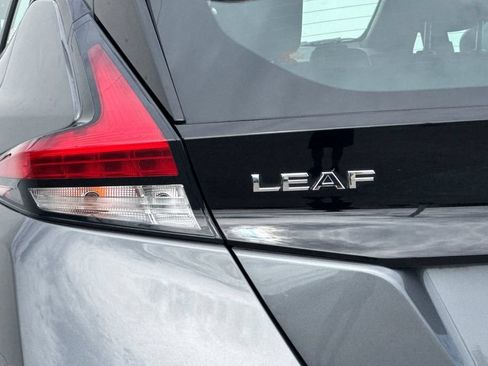 Used 2018 Nissan Leaf SV w/ Protection Package FWD image 26