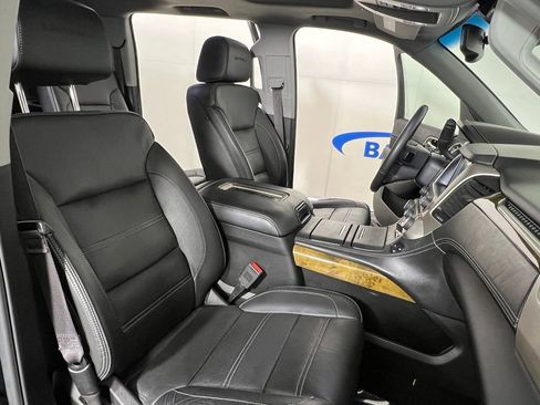 Used 2017 GMC Yukon XL Denali w/ Open Road Package AWD/4WD image 12