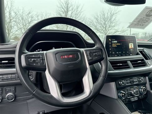 Used 2023 GMC Yukon SLT image 11