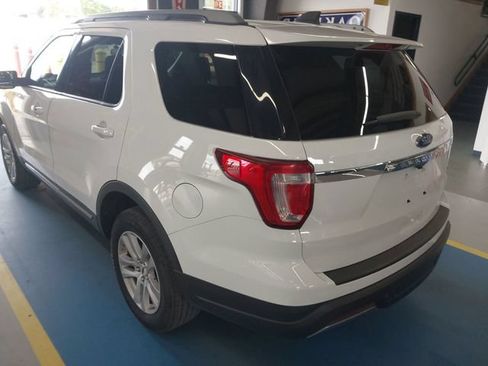 Used 2019 Ford Explorer XLT AWD/4WD image 2