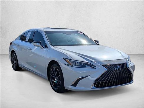 Used 2024 Lexus ES 350 w/ Premium Package image 3