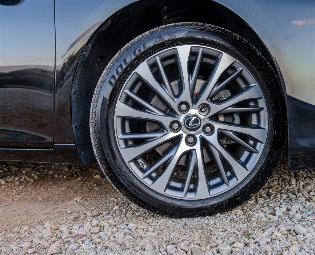 Used 2019 Lexus ES 350 w/ Premium Package FWD image 13