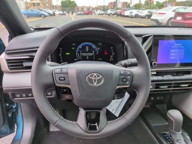 Used 2026 Toyota Camry SE FWD image 15