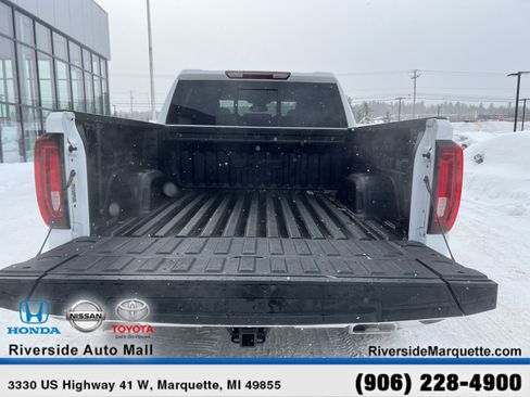 Used 2025 GMC Sierra 1500 AT4 w/ AT4 Preferred Package image 8