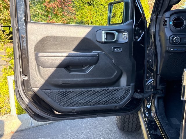 Used 2024 Jeep Wrangler Unlimited Rubicon 4xe AWD/4WD image 16