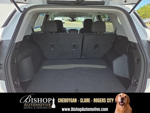 Used 2024 GMC Terrain SLE w/ LPO, Floor Liner Package FWD image 25