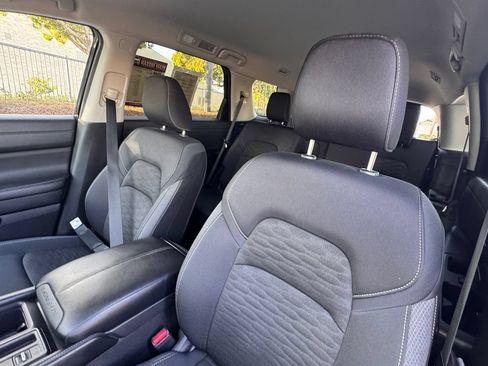 Certified 2025 Nissan Pathfinder S FWD image 12