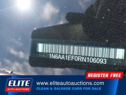 Used 2024 Nissan Titan SV w/ SV Convenience Package image 17