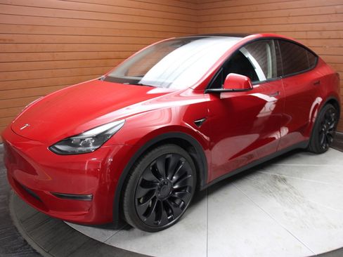 Used 2022 Tesla Model Y Performance image 40