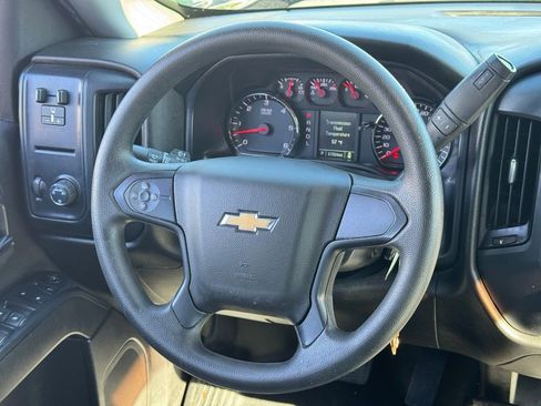 Used 2018 Chevrolet Silverado 1500 Custom w/ Trailering Package image 17