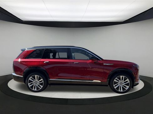 New 2026 Cadillac Vistiq Luxury image 3
