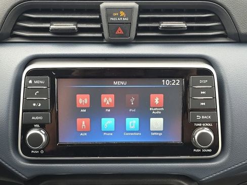 Used 2024 Nissan Versa SV w/ Trunk Package image 24