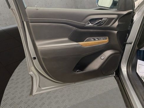 Used 2023 GMC Acadia SLE w/ Driver Convenience Package image 26