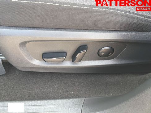 Used 2024 Nissan Pathfinder SV FWD image 17