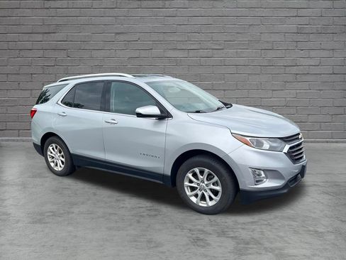 Used 2018 Chevrolet Equinox LT w/ Sun & Infotainment Package AWD/4WD image 8