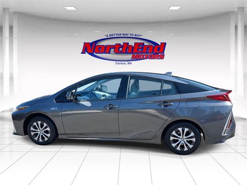 Used 2020 Toyota Prius Prime XLE image 6
