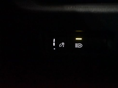 Used 2023 Toyota RAV4 XLE FWD image 24