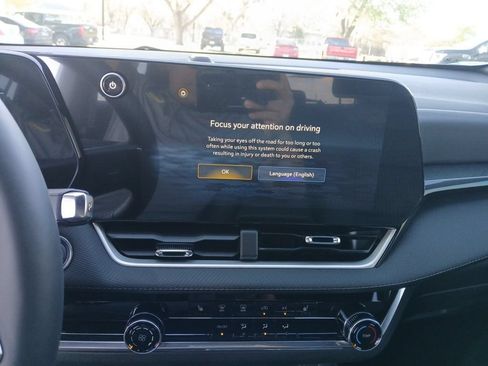 New 2026 Chevrolet Equinox LT w/ Safety and Technology Package FWD image 21