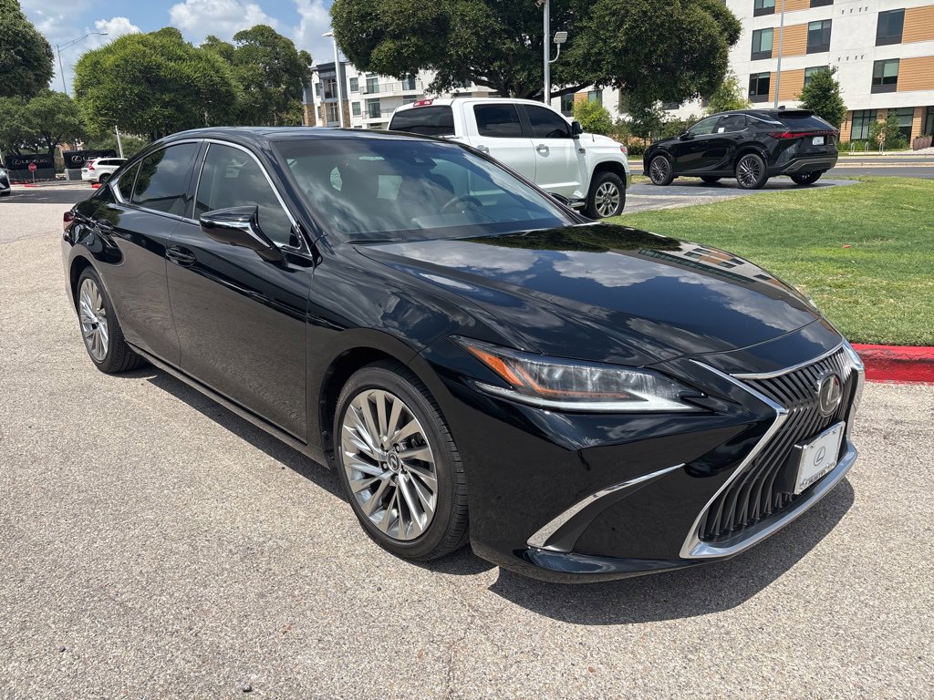 Certified 2026 Lexus RZ 350e 2WD w/ Convenience Package image 7